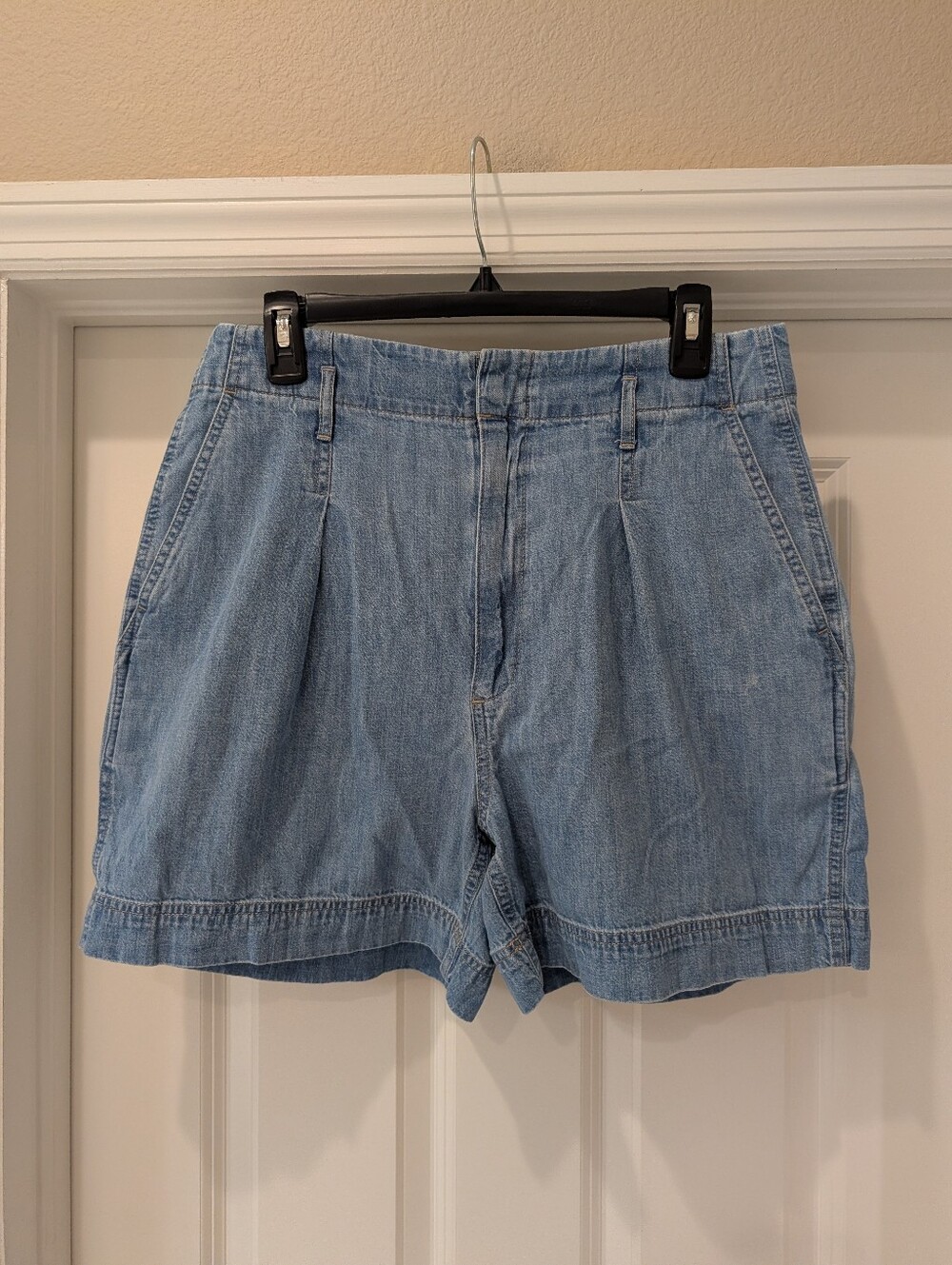 Lauren Ralph Lauren High Waisted Pleated Denim Shorts Size 8